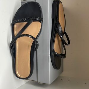 vionic Prism Black Leather Sandal